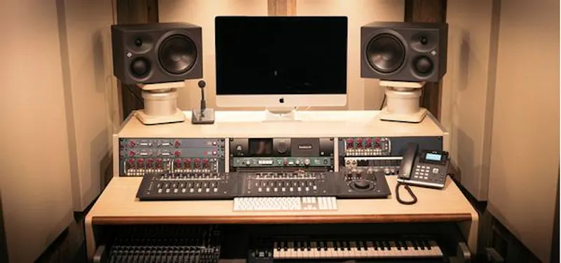 Recording studio in North Finchley, N445 (photo 12)