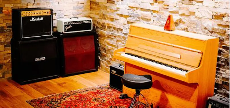 Piano at Recording studio in North Finchley, N445 (photo 19)
