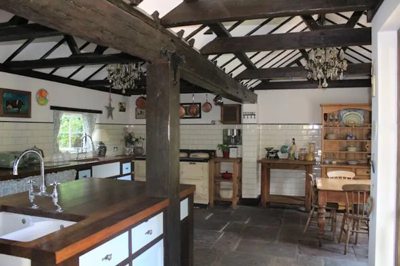 Aga at North Byfleet listed country manor, M315 (photo 2)