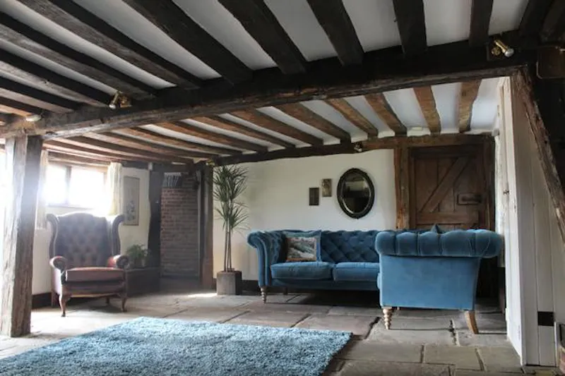 North Byfleet listed country manor, M315 (photo 5)