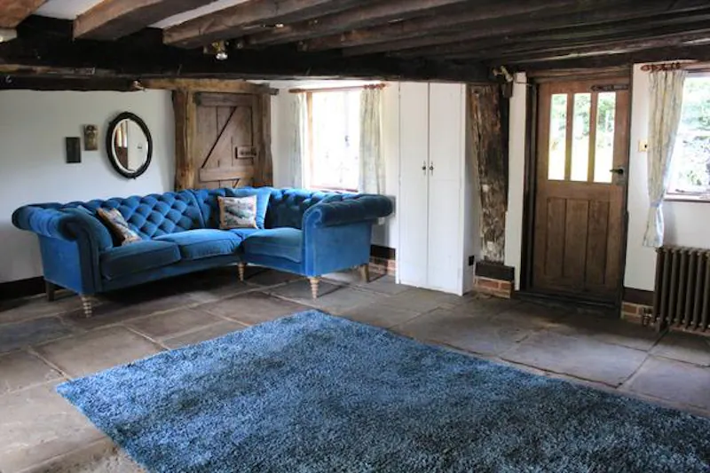 North Byfleet listed country manor, M315 (photo 6)