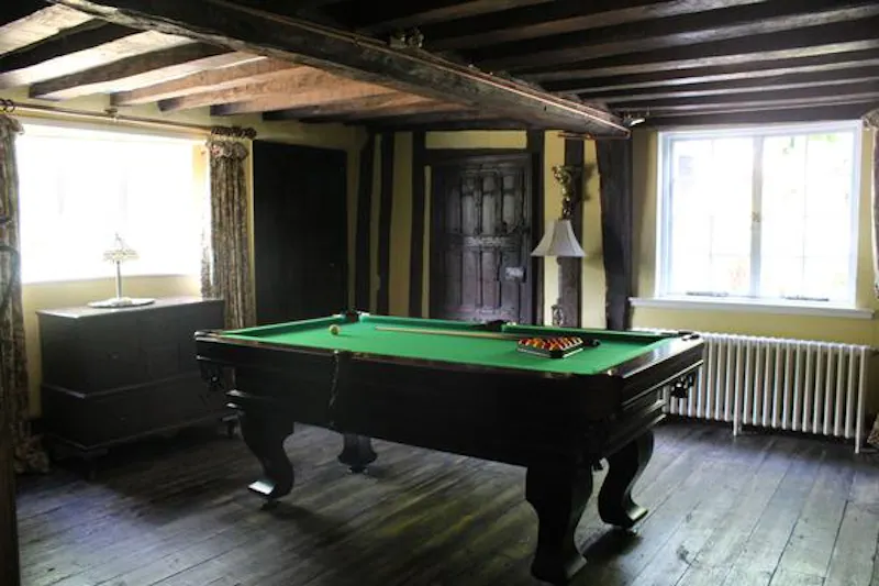 North Byfleet listed country manor, M315 (photo 10)