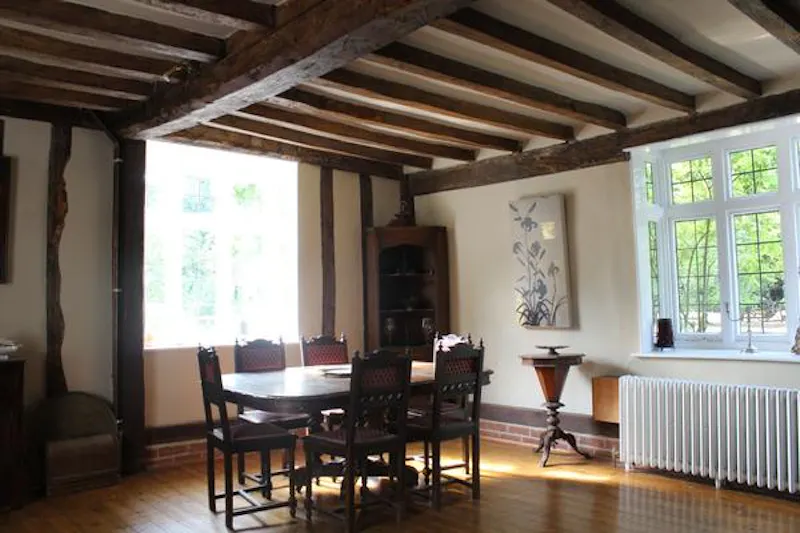 Beams at North Byfleet listed country manor, M315 (photo 14)