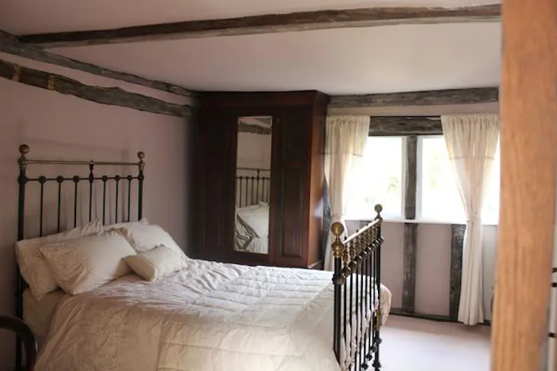 North Byfleet listed country manor, M315 (photo 21)