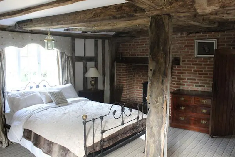 North Byfleet listed country manor, M315 (photo 24)