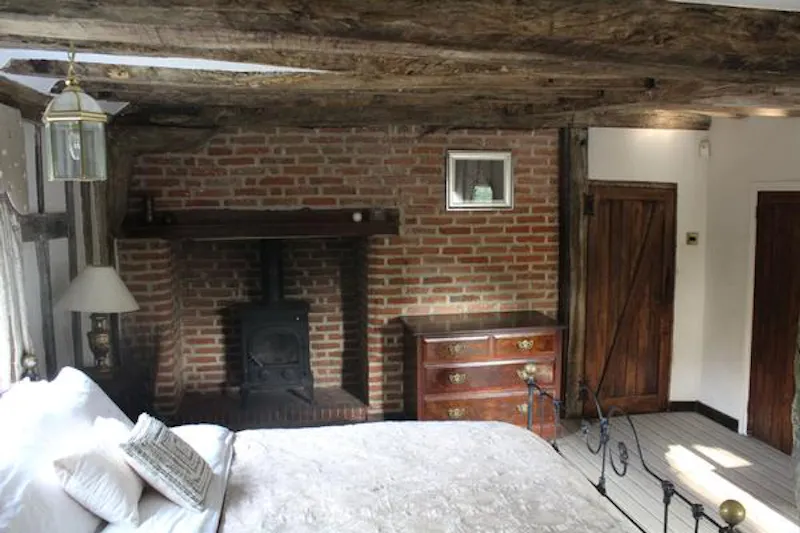 North Byfleet listed country manor, M315 (photo 27)