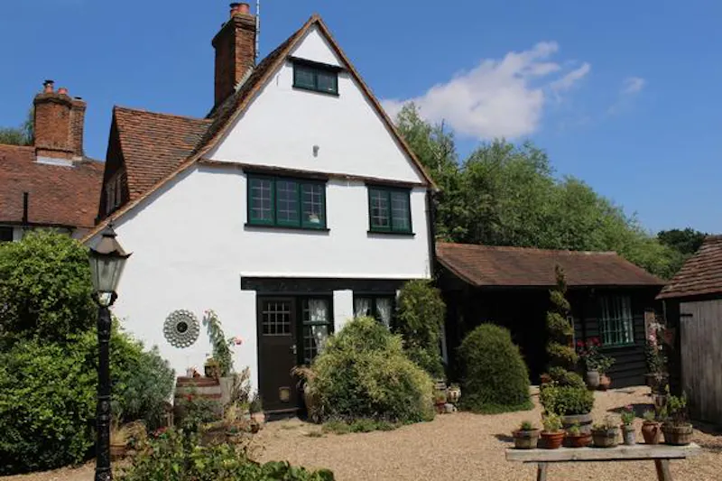 North Byfleet listed country manor, M315 (photo 36)