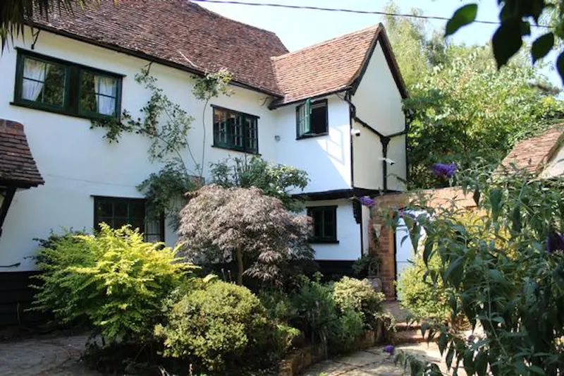 North Byfleet listed country manor, M315 (photo 43)