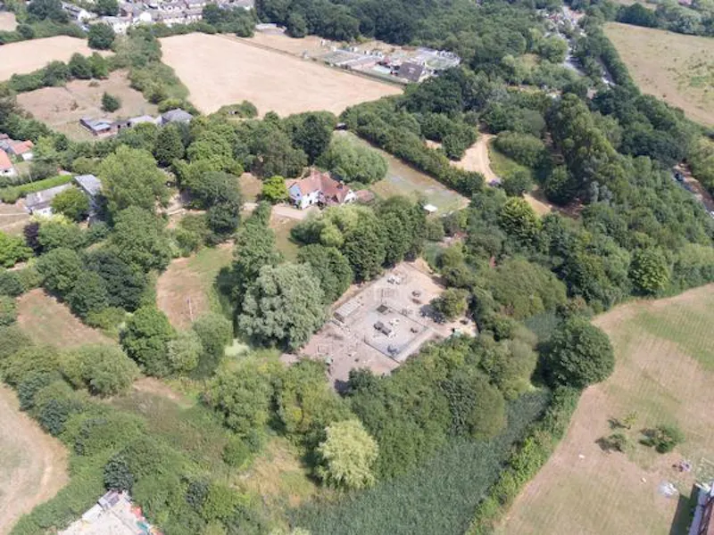 North Byfleet listed country manor, M315 (photo 62)