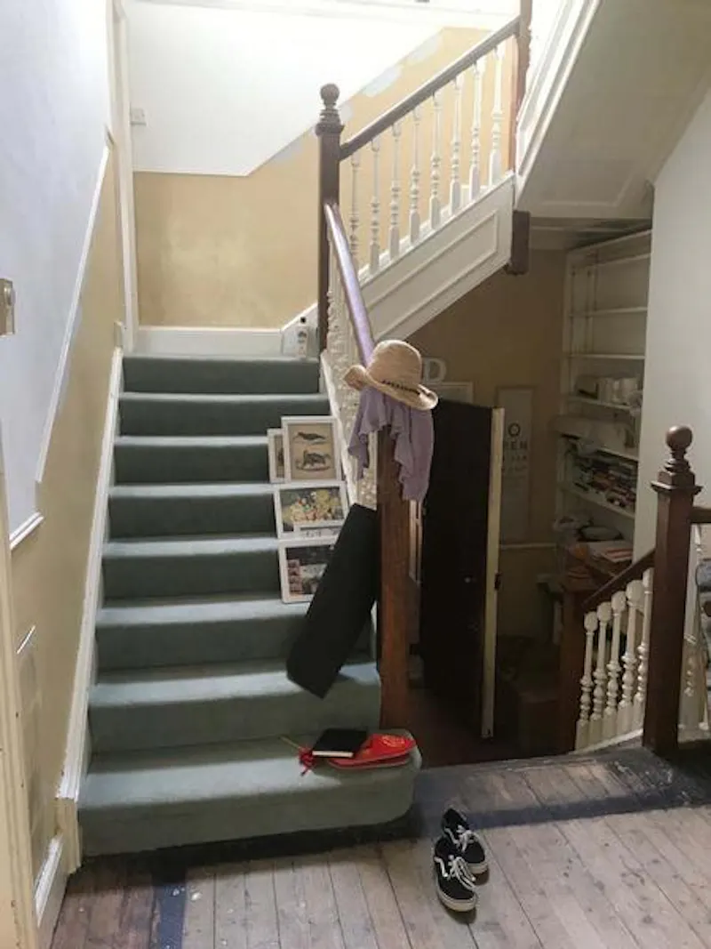 Staircase at Film location E458 in Hampshire (photo 11)