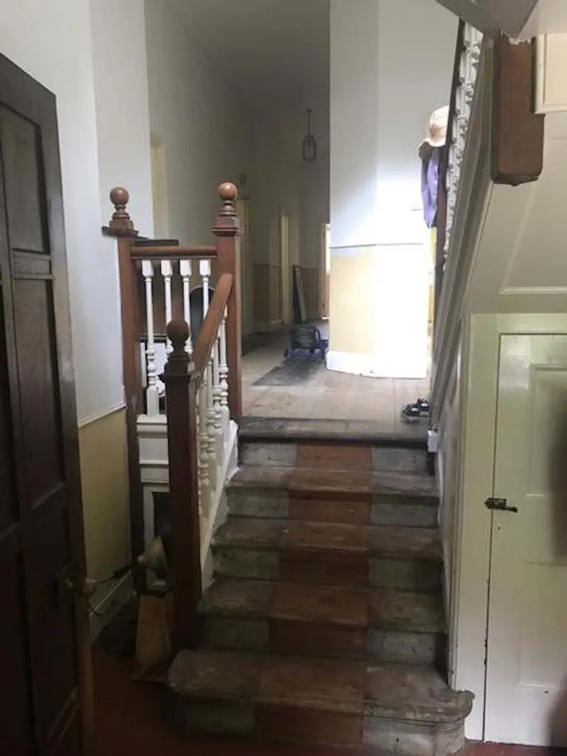 Staircase at Film location E458 in Hampshire (photo 13)