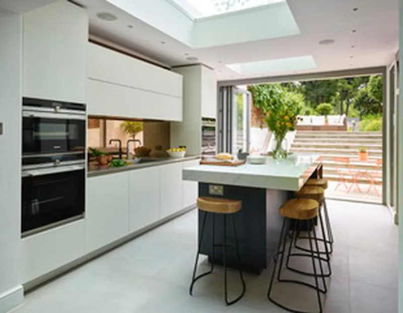Kitchen at Lovely Clapham townhouse, B1806 (photo 3)