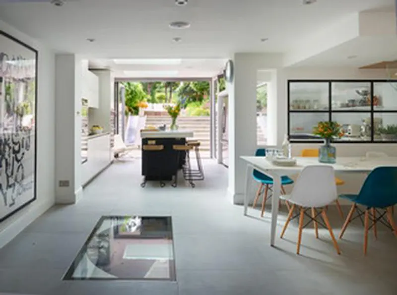 Dining room at Lovely Clapham townhouse, B1806 (photo 4)