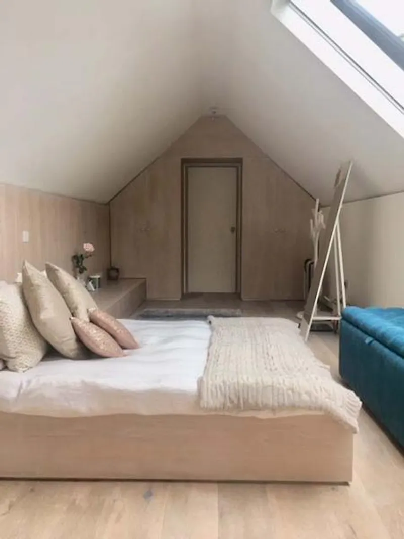 Bedroom at Scandi-inspired Dalston house, K434 (photo 23)