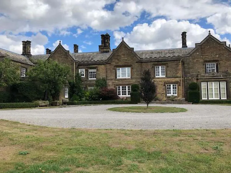 Driveway at Film location E459 in Derbyshire (photo 21)