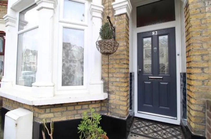 Plaistow Victorian terrace house, B1807 (photo 1)