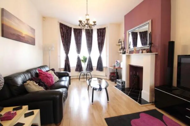 Plaistow Victorian terrace house, B1807 (photo 2)