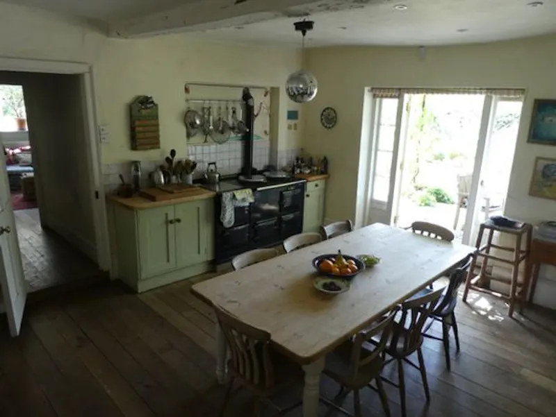 Aga at Film location L676 in Hertfordshire (photo 7)