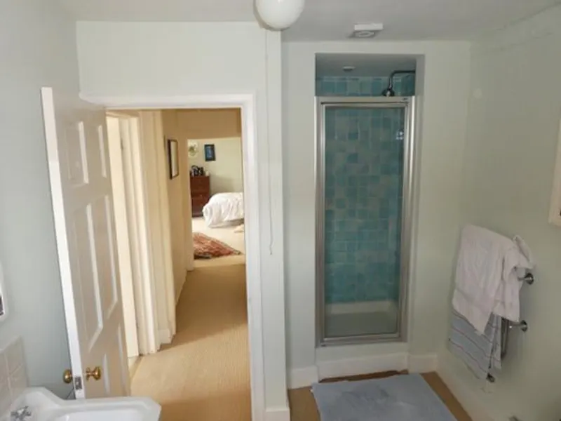 Shower at Film location L676 in Hertfordshire (photo 18)