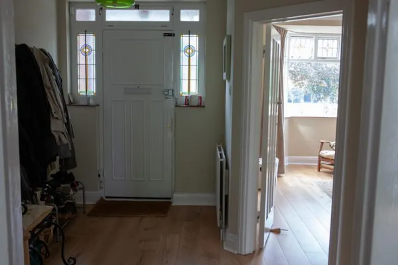 Entrance hall at Family home in Peckham, D2352 (photo 3)