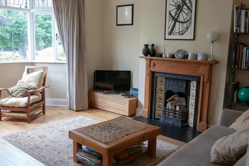Fireplace at Family home in Peckham, D2352 (photo 15)