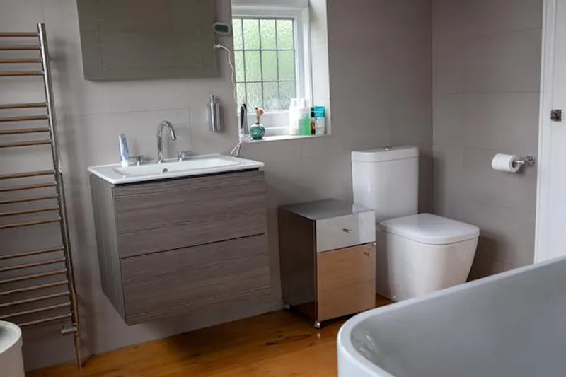 Bathroom at Family home in Peckham, D2352 (photo 37)