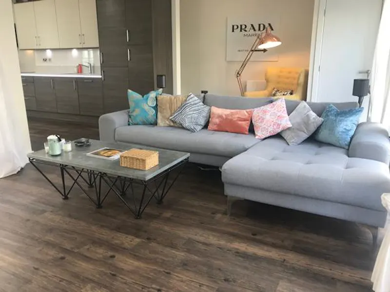 Living Room at Film location D2354 in Essex (photo 8)
