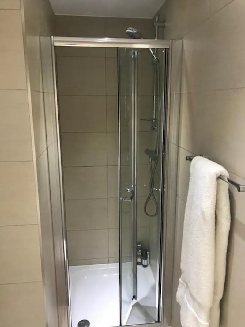 Shower at Film location D2354 in Essex (photo 22)