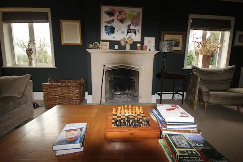 Fireplace at Film location D2355 in East Sussex (photo 2)