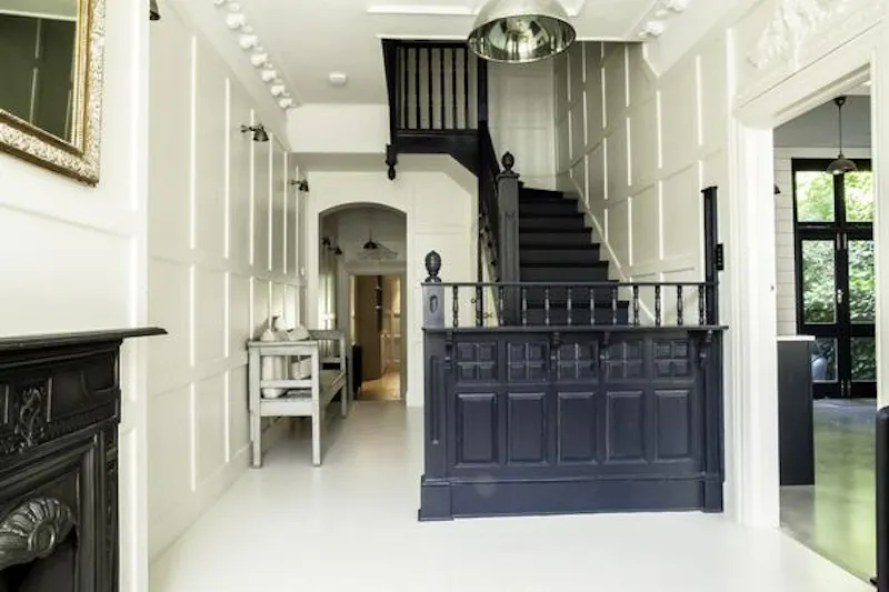 Entrance hall at Stylish Streatham house, D2356 (photo 18)