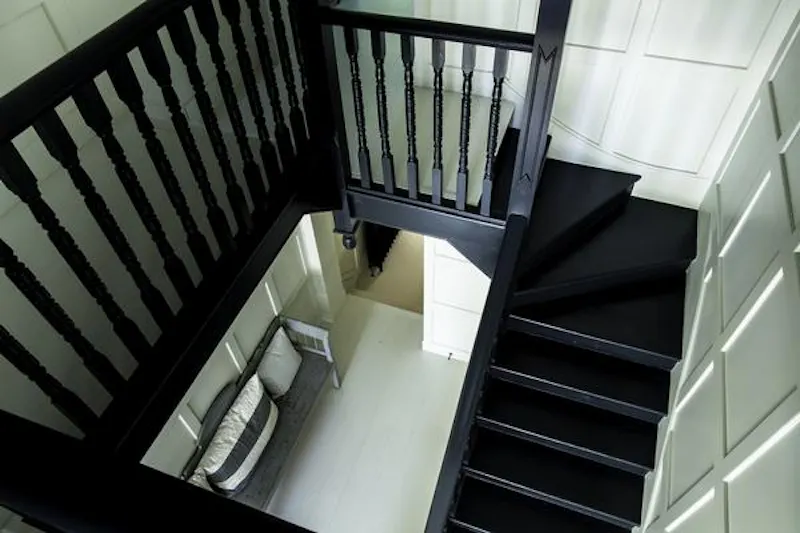 Staircase at Stylish Streatham house, D2356 (photo 47)