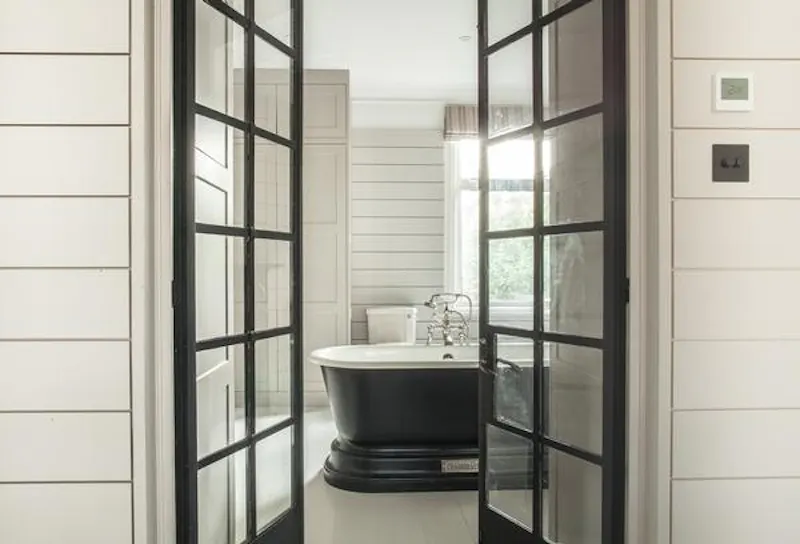 Bathroom at Stylish Streatham house, D2356 (photo 59)