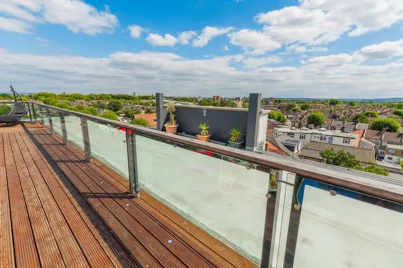 Balcony at Colourful Forest Gate penthouse, F1163 (photo 12)