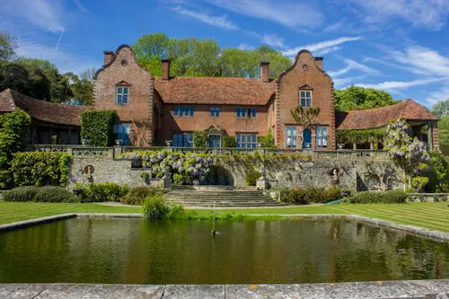 Exotic Kent wildlife park & hotel, G301