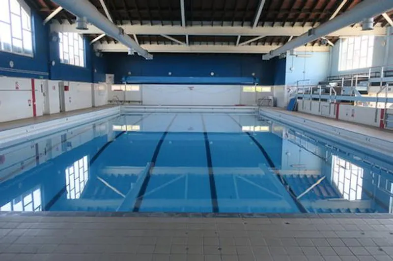 Swimming pool - indoor at Film location J216 in London (photo 1)