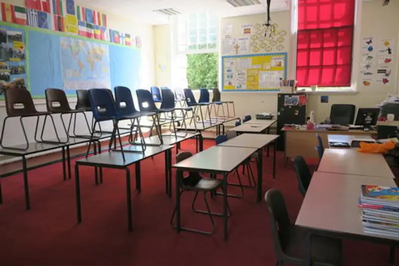 Classroom at Film location J216 in London (photo 11)