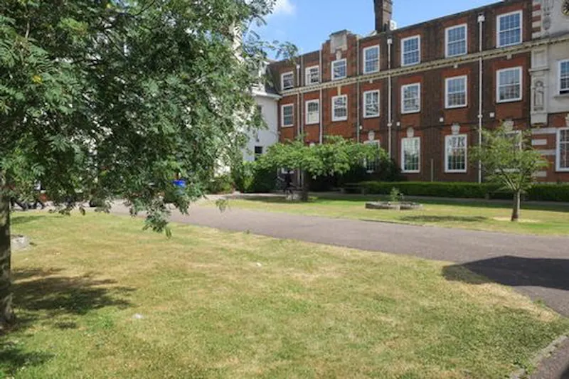 Film location J216 in London (photo 13)