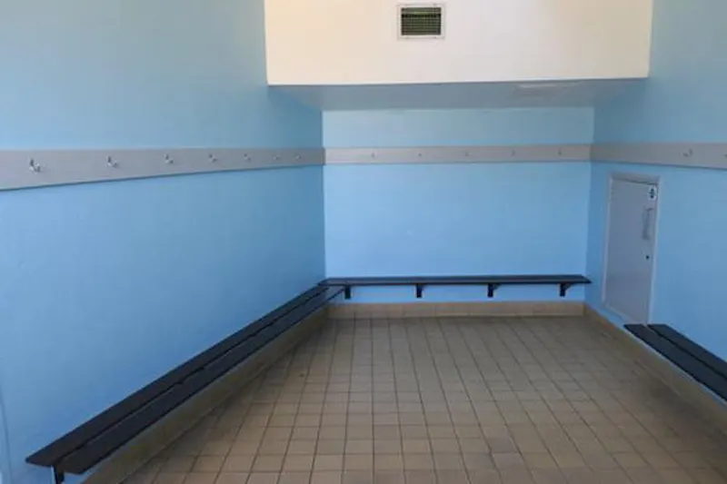 Changing rooms at Film location J216 in London (photo 22)