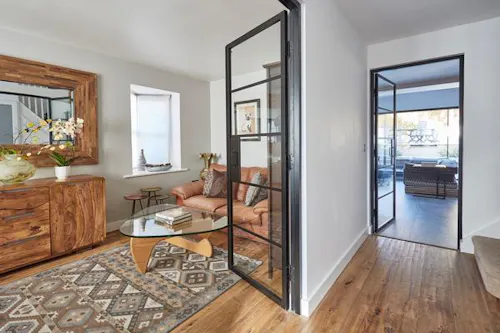 Contemporary Mill Hill house, D2357