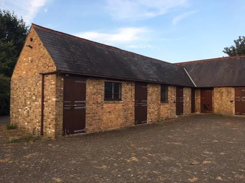 Stable / Outbuildings at Interesting lodge house in Iver, B1813 (photo 20)