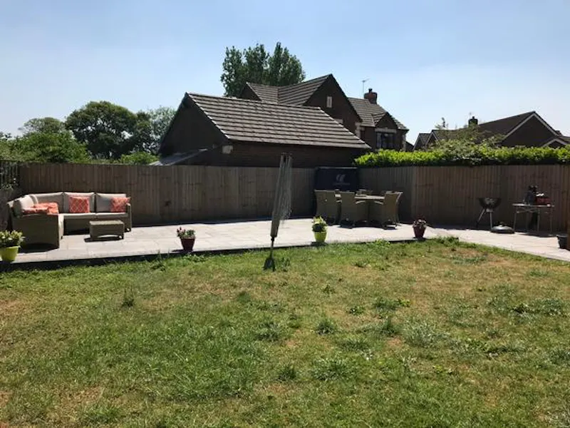 Terrace/Patio at Film location D2358 in Cheshire (photo 22)