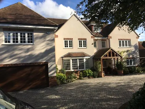 Colourful Wokingham house, D2359