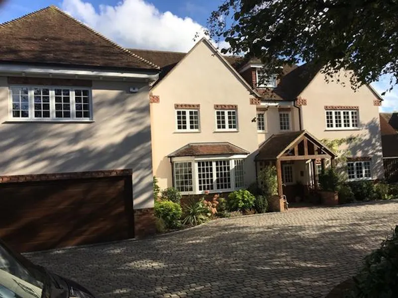 Colourful Wokingham house, D2359 (photo 1)
