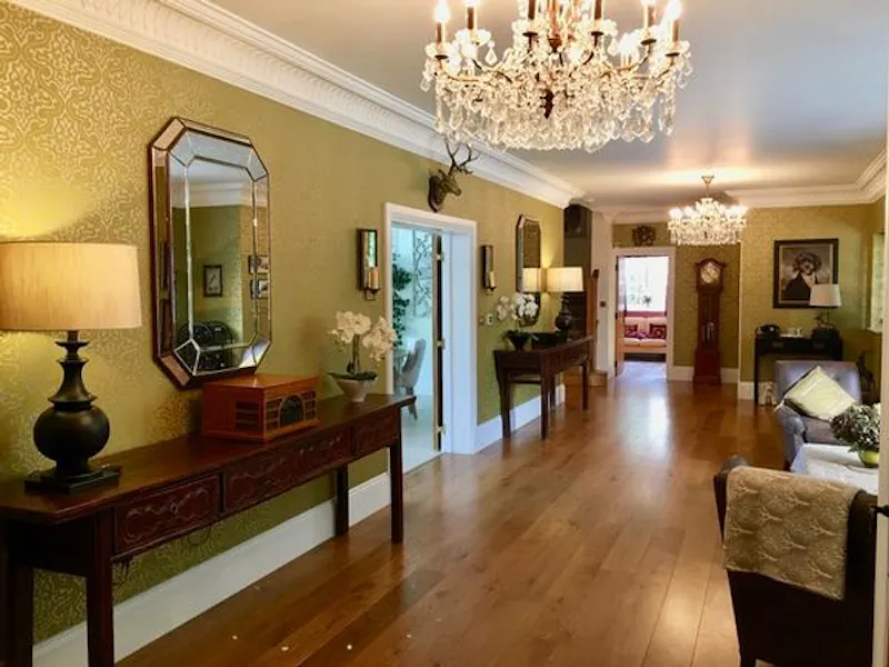 Entrance hall at Colourful Wokingham house, D2359 (photo 2)