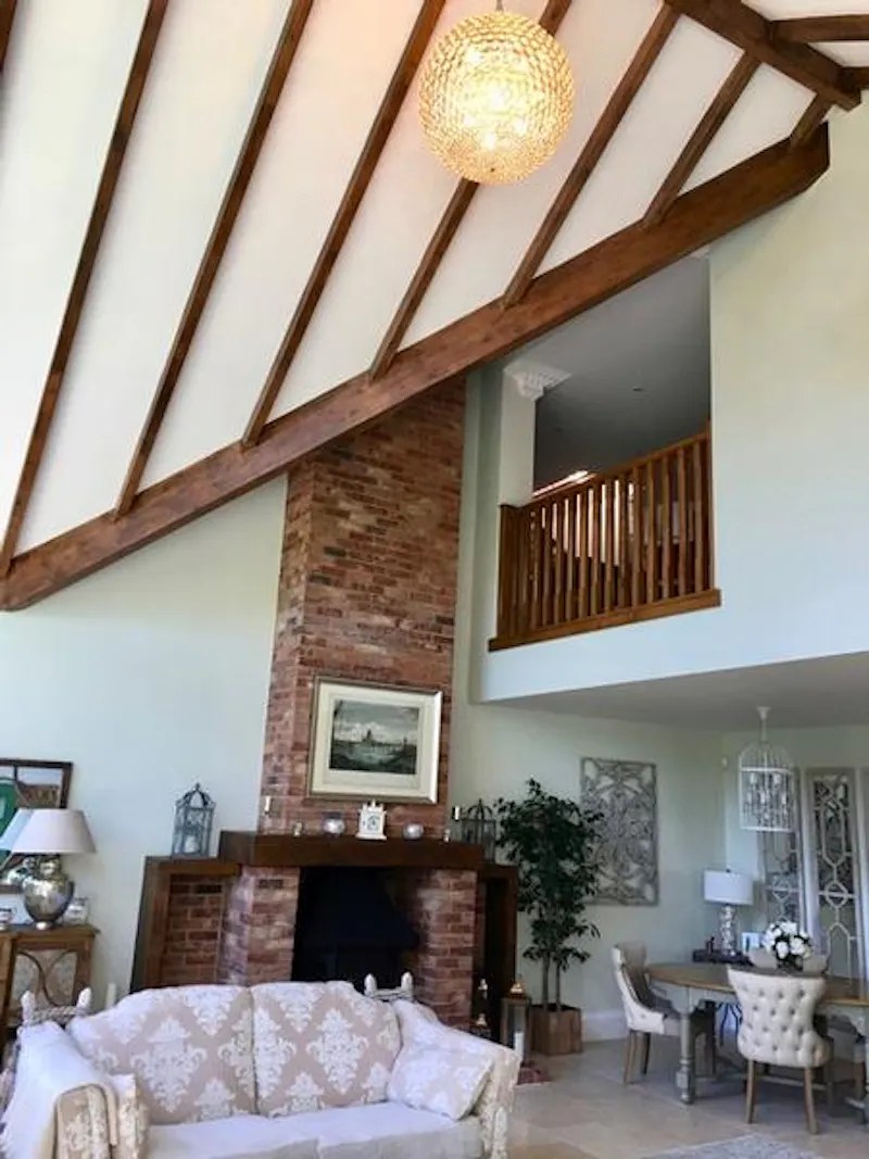 Mezzanine at Colourful Wokingham house, D2359 (photo 10)
