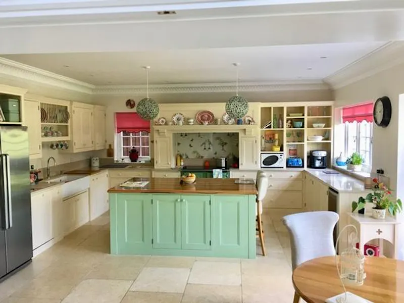 Aga at Colourful Wokingham house, D2359 (photo 12)