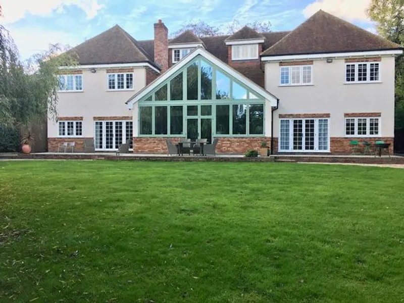 Colourful Wokingham house, D2359 (photo 31)