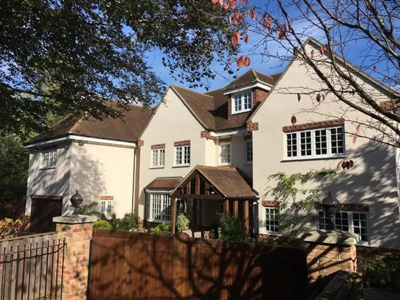 Colourful Wokingham house, D2359 (photo 37)