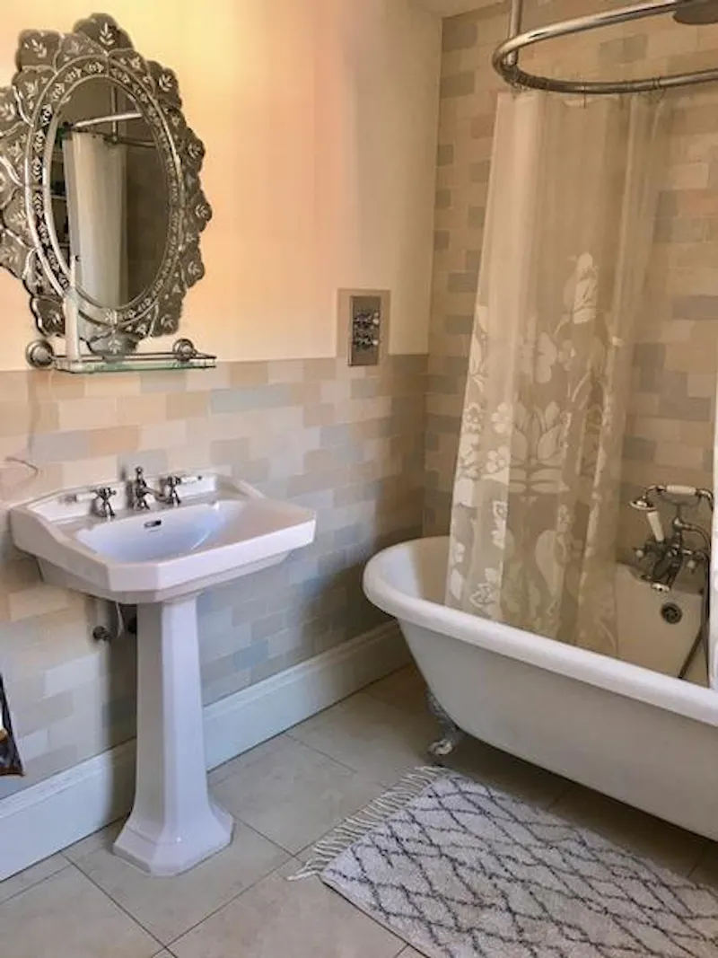 Bathroom at Colourful Crouch End house, B1815 (photo 14)