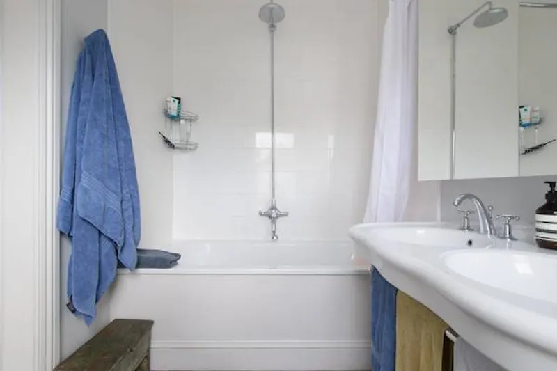 Bathroom at Delightful Dalston house, B1816 (photo 17)